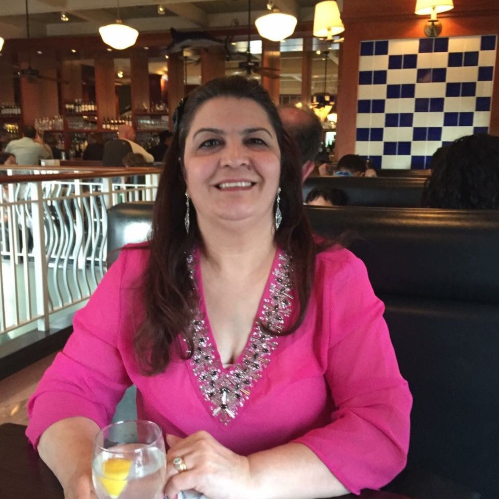 Meet your Posher, Ghada